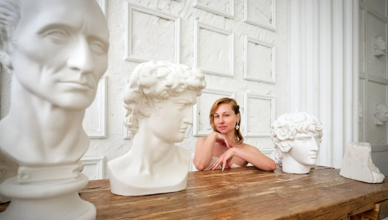 Sculptor as an Artist