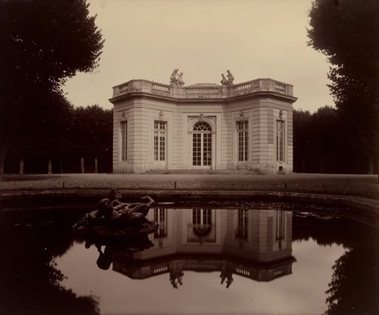 Eugène Atget's black & white photography