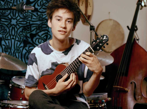 Jacob Collier social media musician