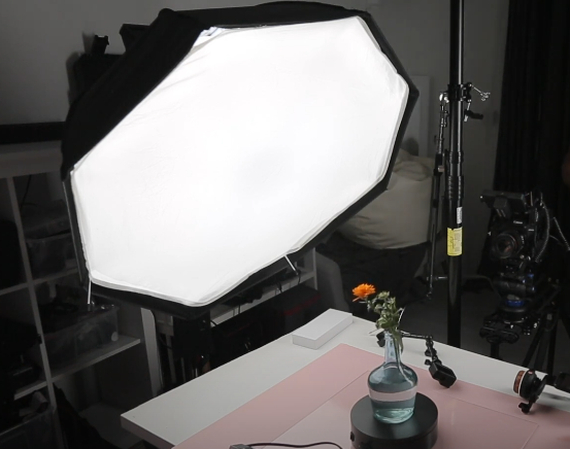 Using diffuse light for product videography