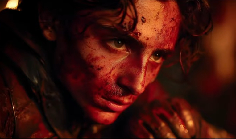 Making the main introduction of a movie trailer